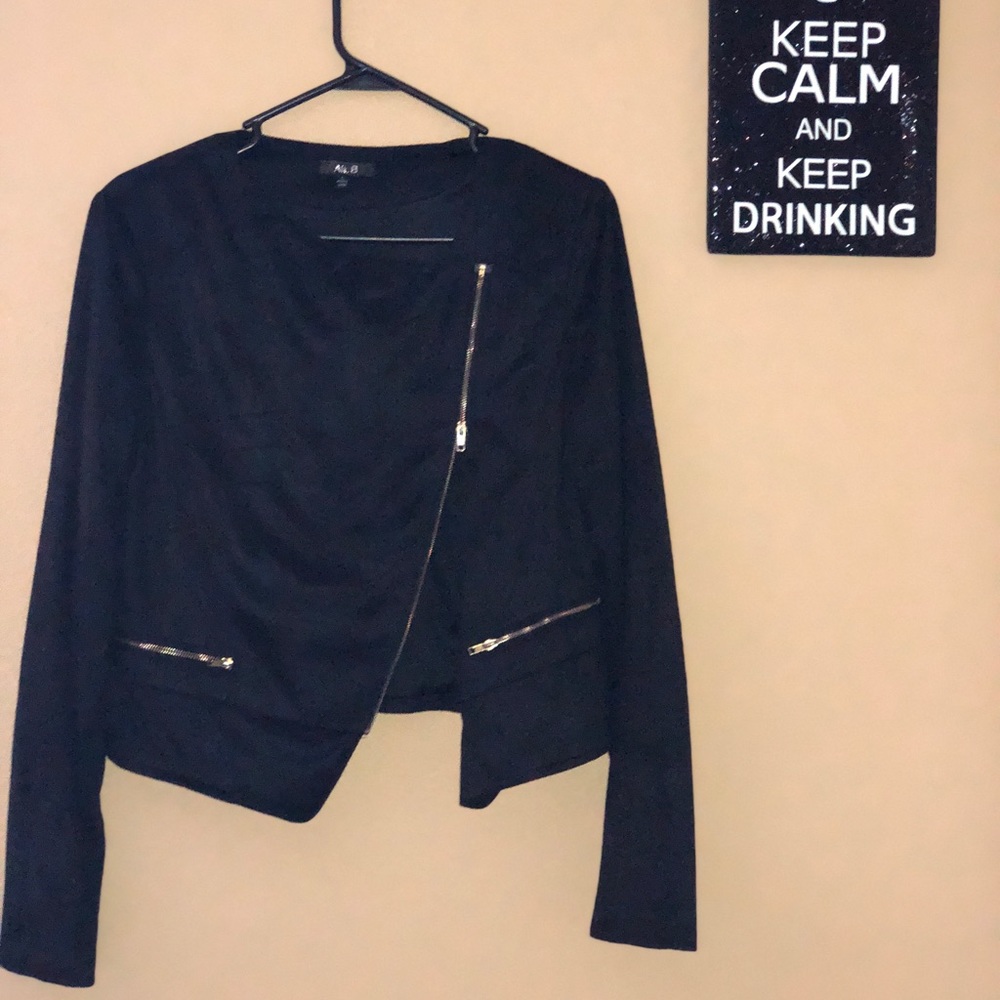 Cute Stylish Jacket🖤Size:L🖤Like New